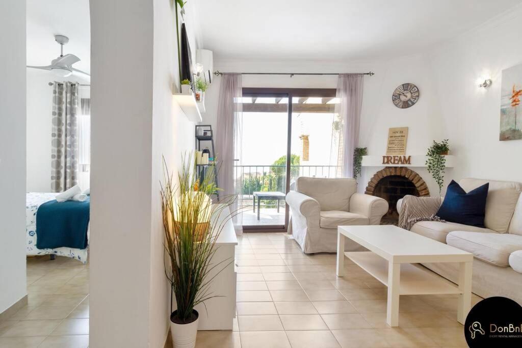 Sea View Apartment In Benalmadena La Capellania Bagian luar foto